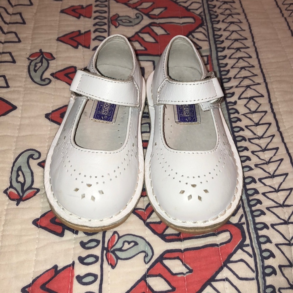 Toddler girls white leather dress shoes